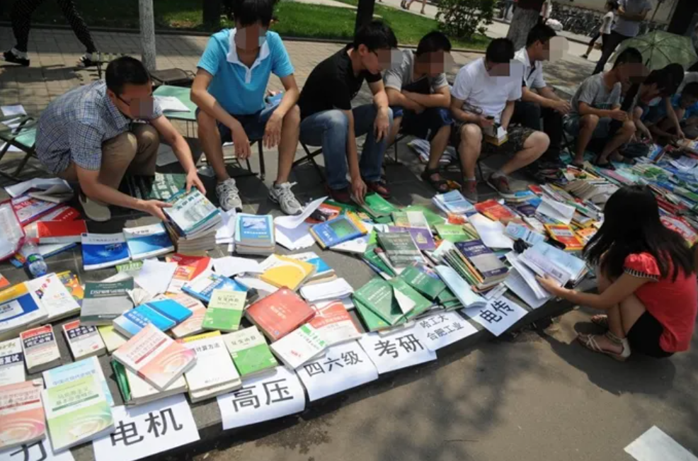 怎么赚大学生的钱？高校附近做什么项目赚钱？